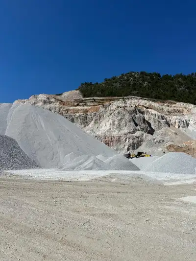DÜŞÜK DEMİRLİ DOLOMİT HAMMADDE